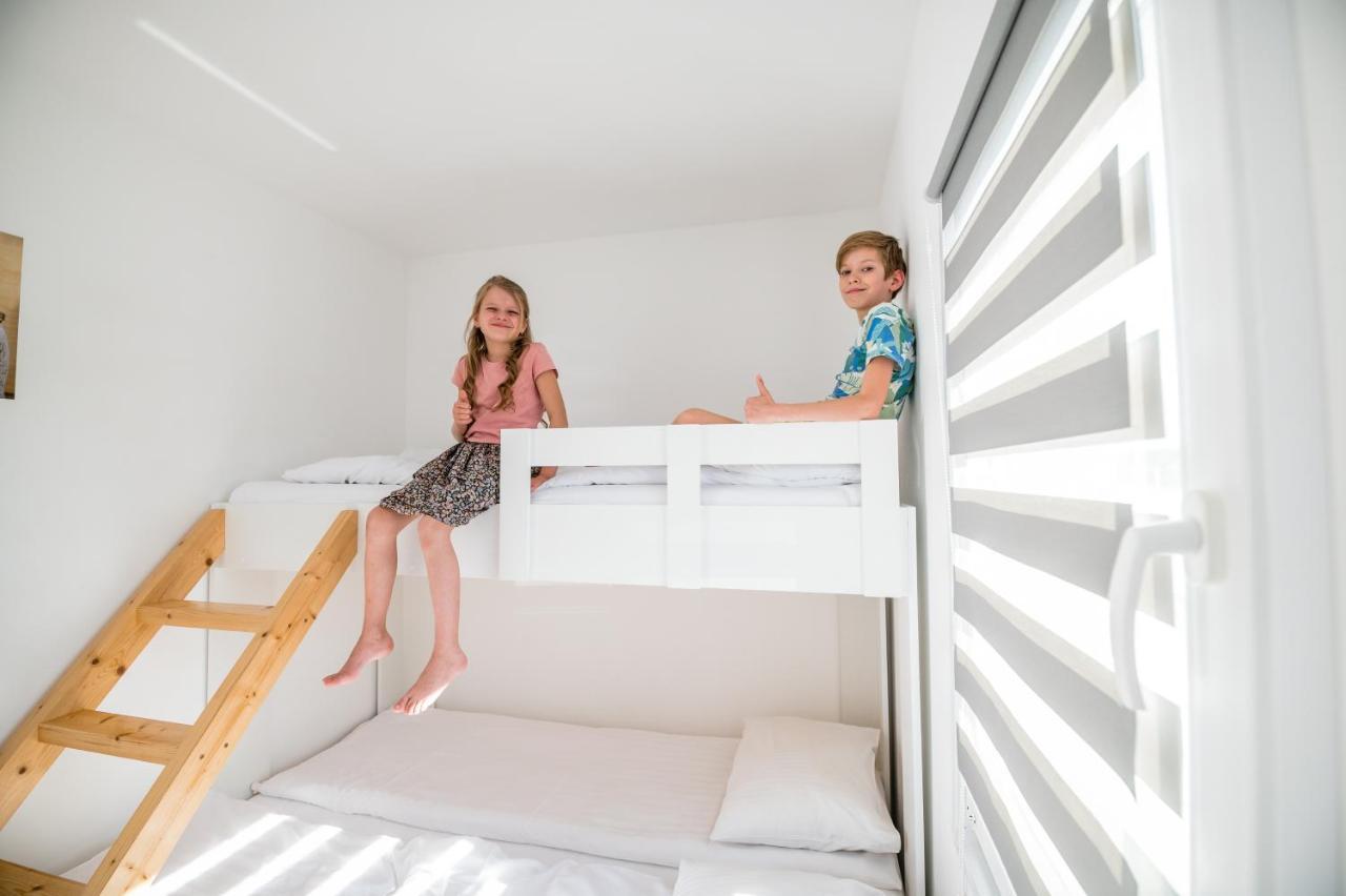 Scandi Village Zator Bagian luar foto