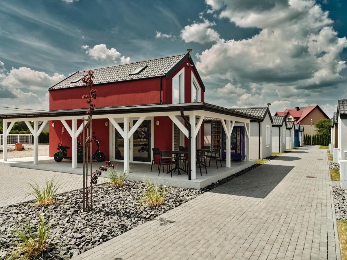 Scandi Village Zator Bagian luar foto
