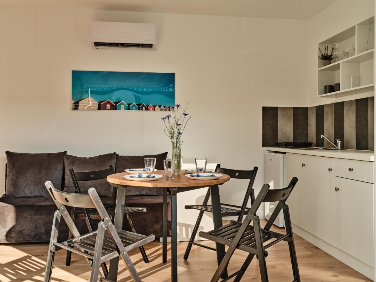 Scandi Village Zator Bagian luar foto