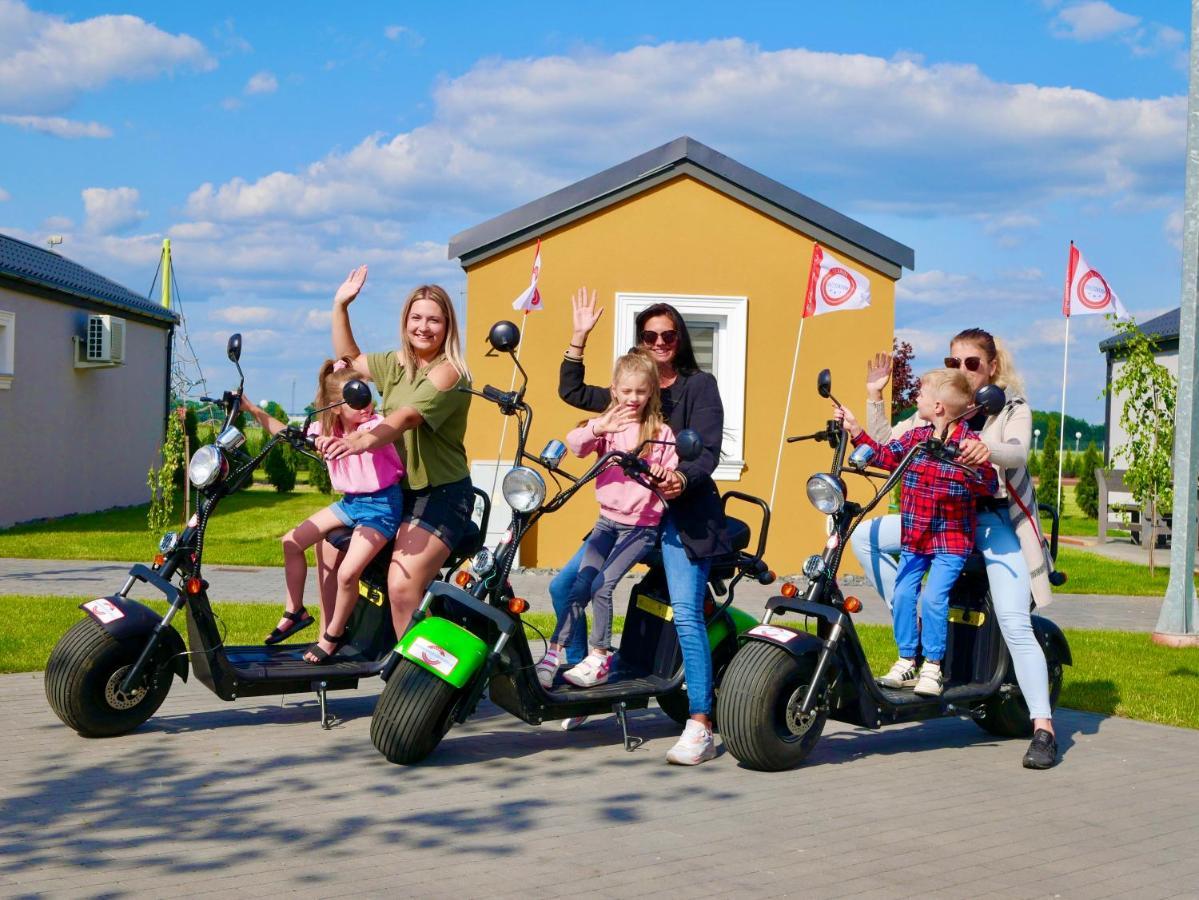 Scandi Village Zator Bagian luar foto