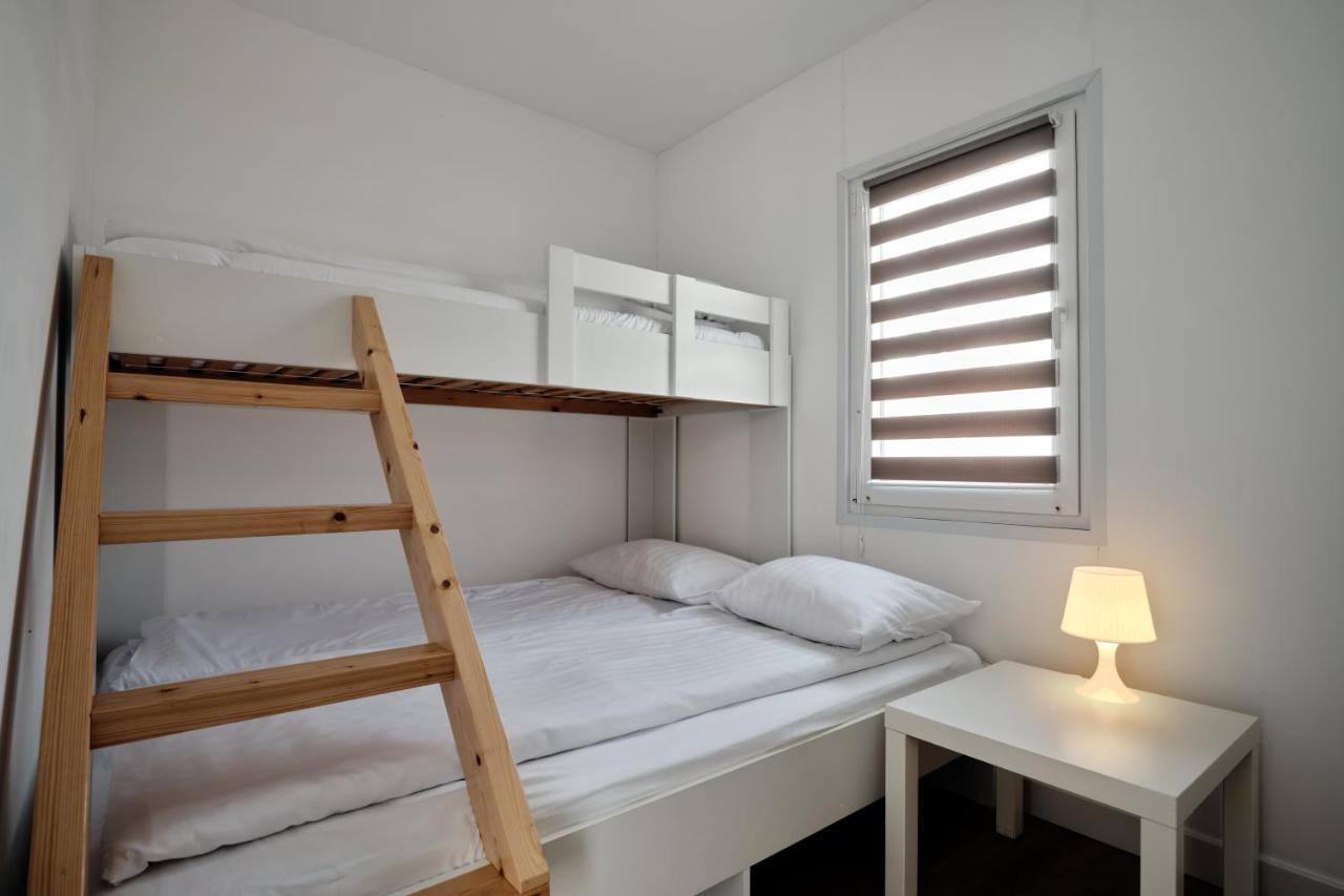 Scandi Village Zator Bagian luar foto