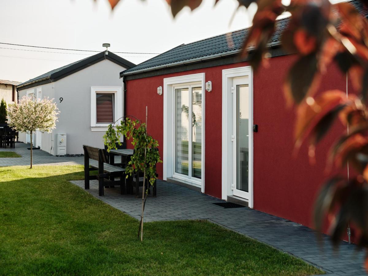 Scandi Village Zator Bagian luar foto
