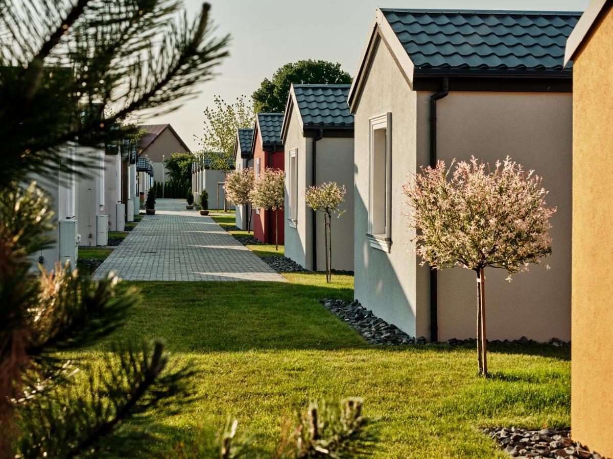 Scandi Village Zator Bagian luar foto