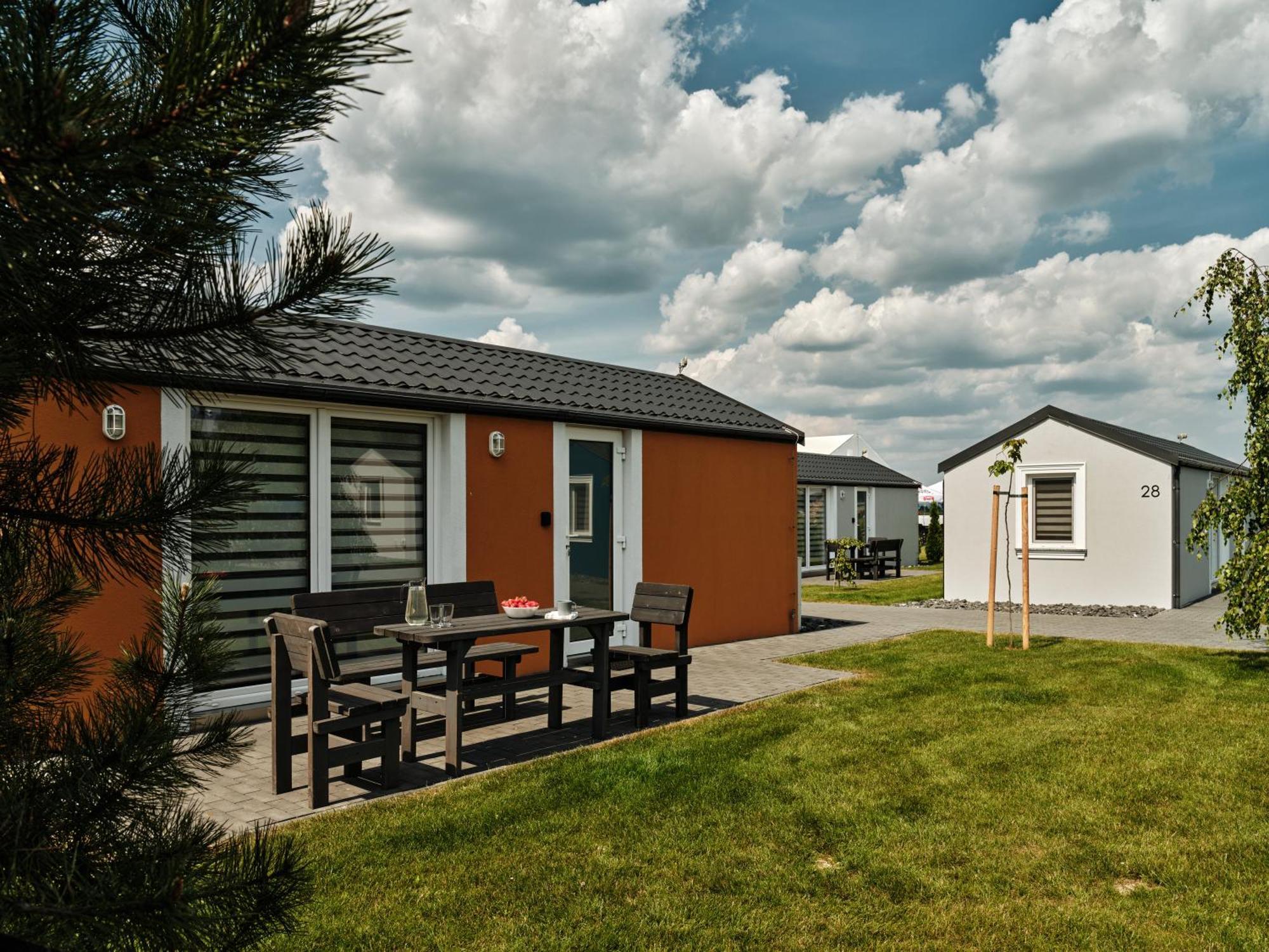 Scandi Village Zator Bagian luar foto